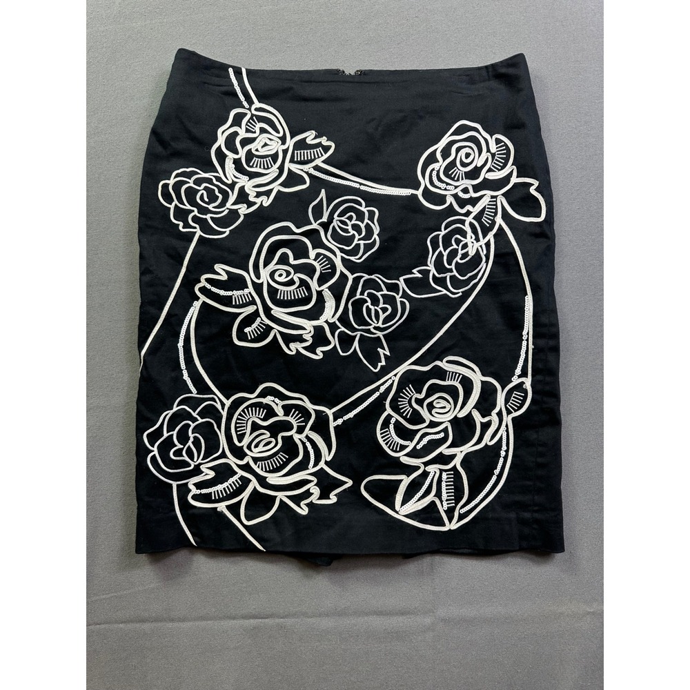 White House Black Market Floral Embroidered Sequin Pencil Skirt Black White SZ 4